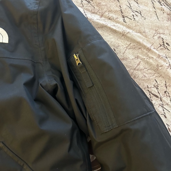 The North Face Kids Dryvent Bomber Parka - Picture 4 of 14